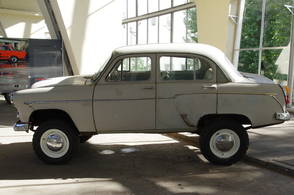 Легковой автомобиль «Москвич-410»