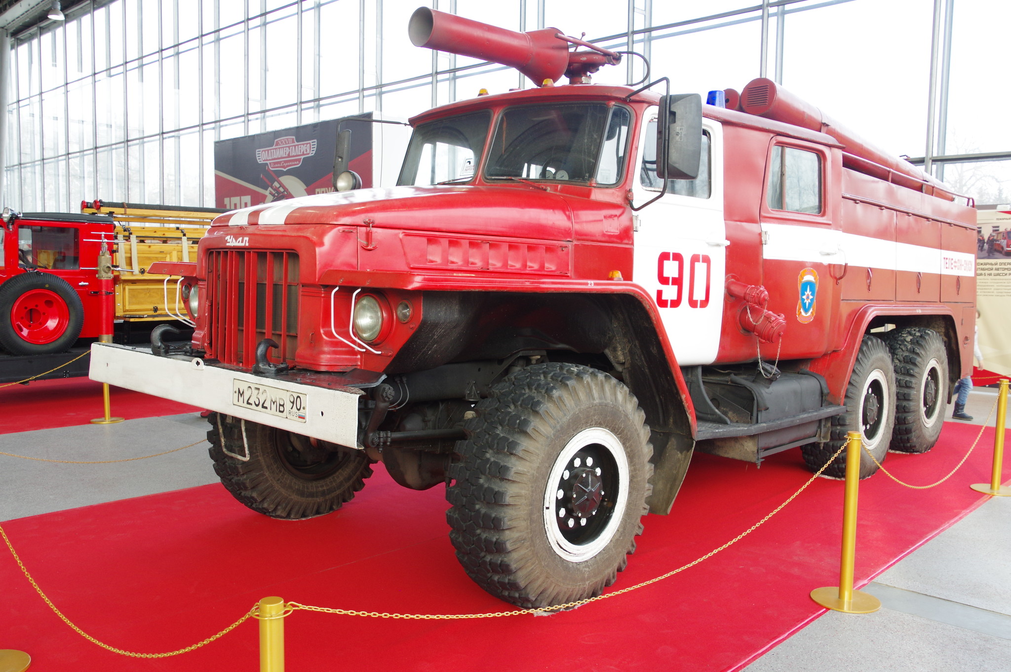 Автомобиль воздушно-пенного тушения АВ-40 (375) Ц50А