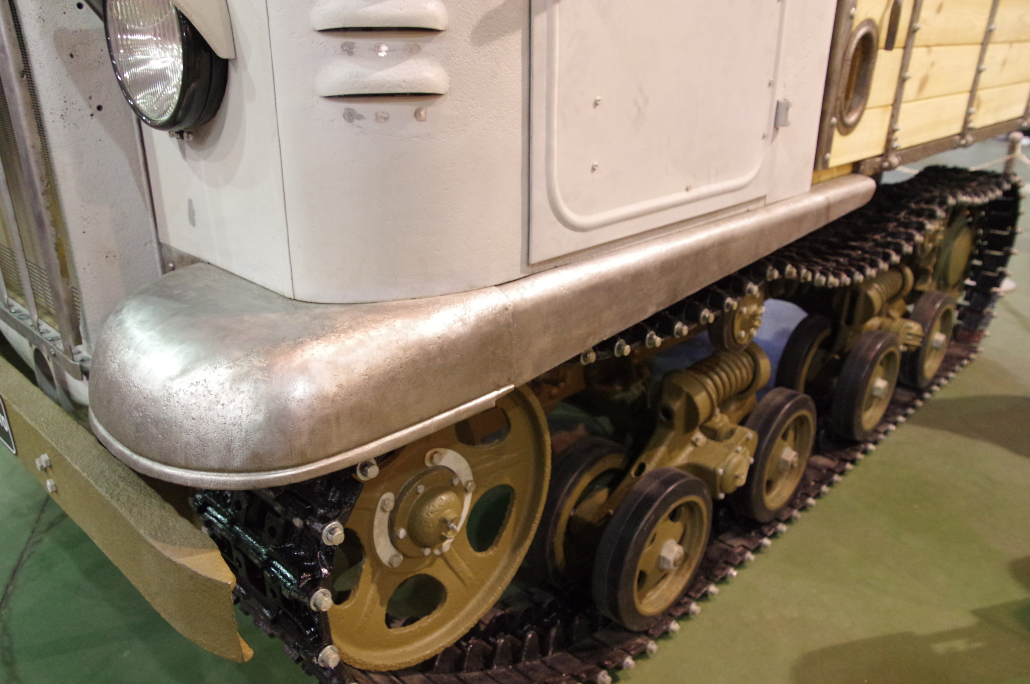 Артиллерийский трактор-тягач СТЗ-5