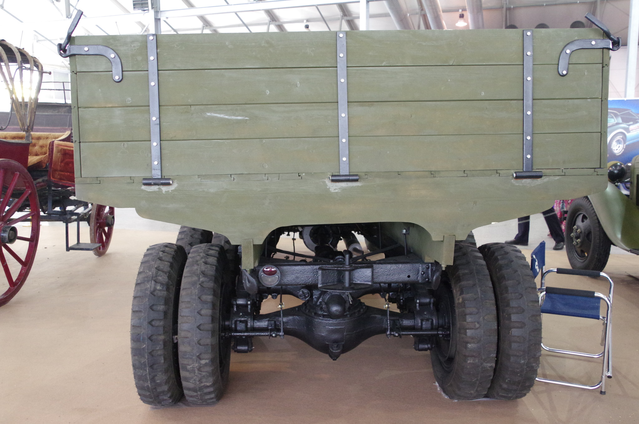 Грузовой автомобиль ЗИС-6
