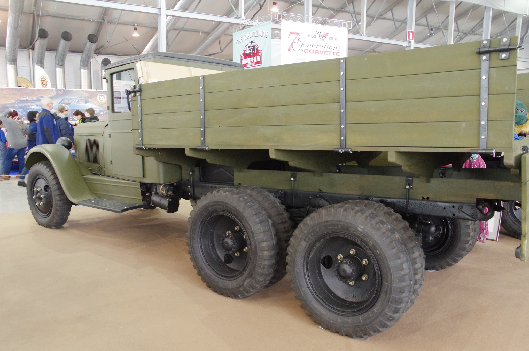Грузовой автомобиль ЗИС-6