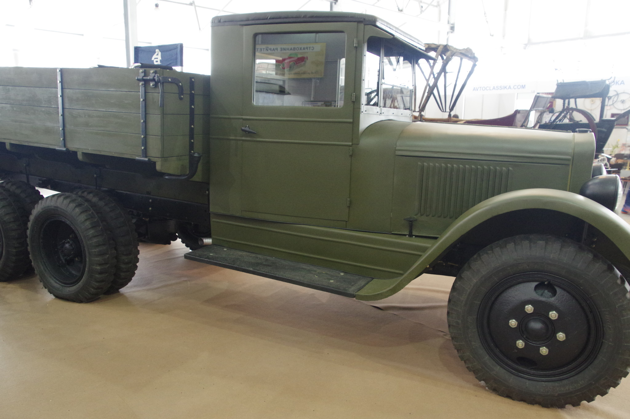 Грузовой автомобиль ЗИС-6