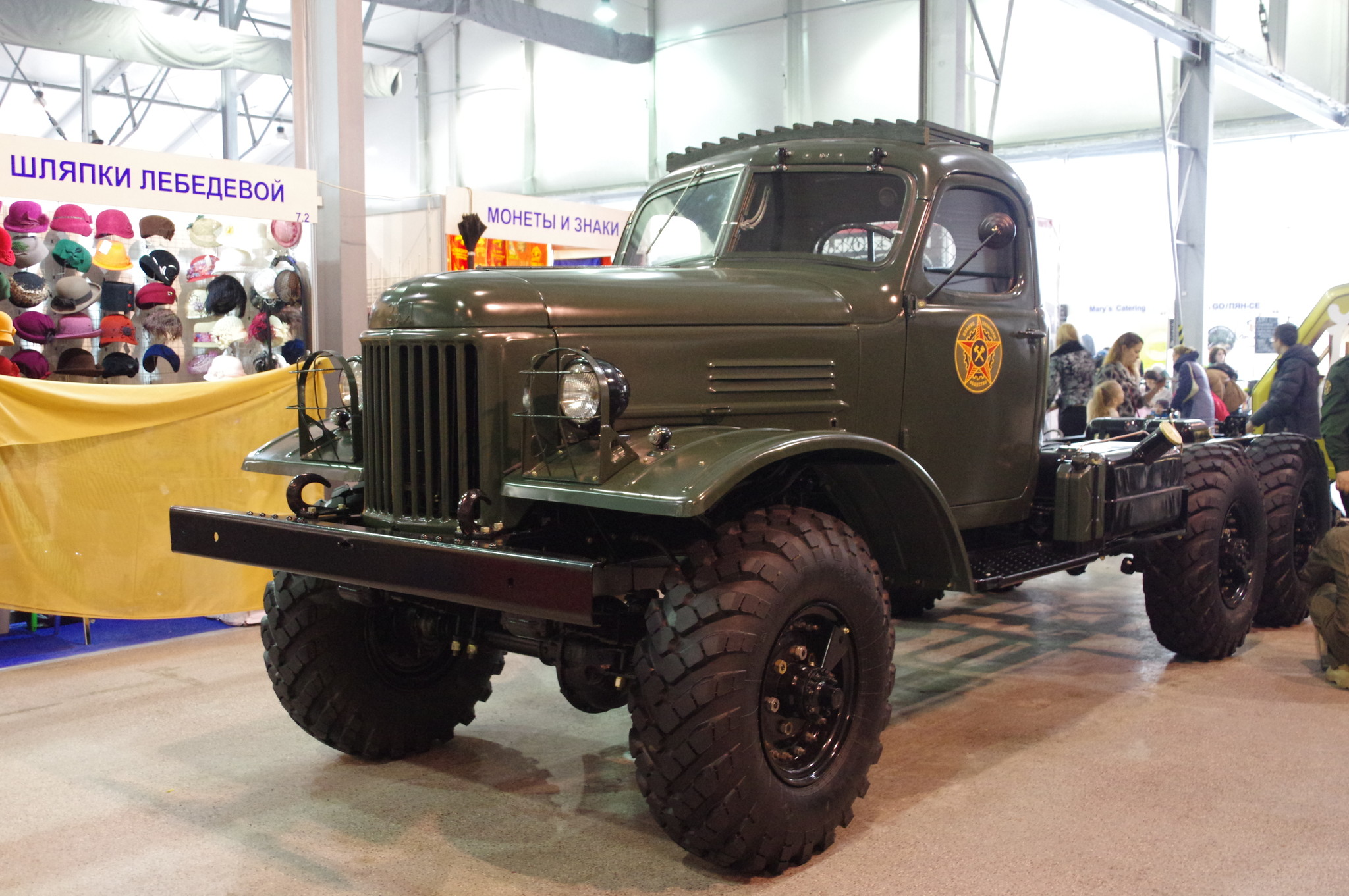 Автомобиль ЗИЛ-157