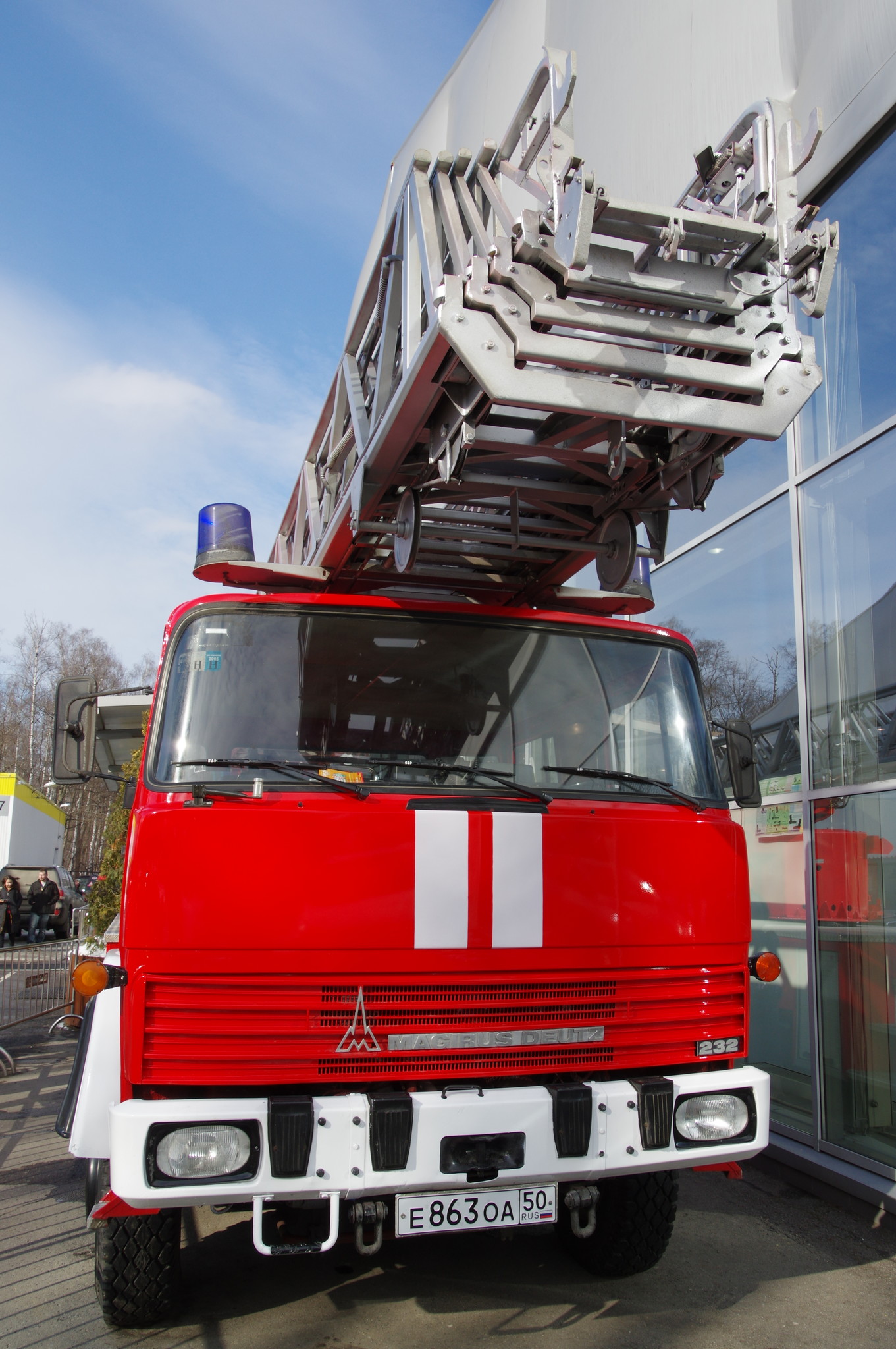 Пожарный автомобиль Magirus-Deutz 232D15 с 50-метровой раздвижной лестницей DL50