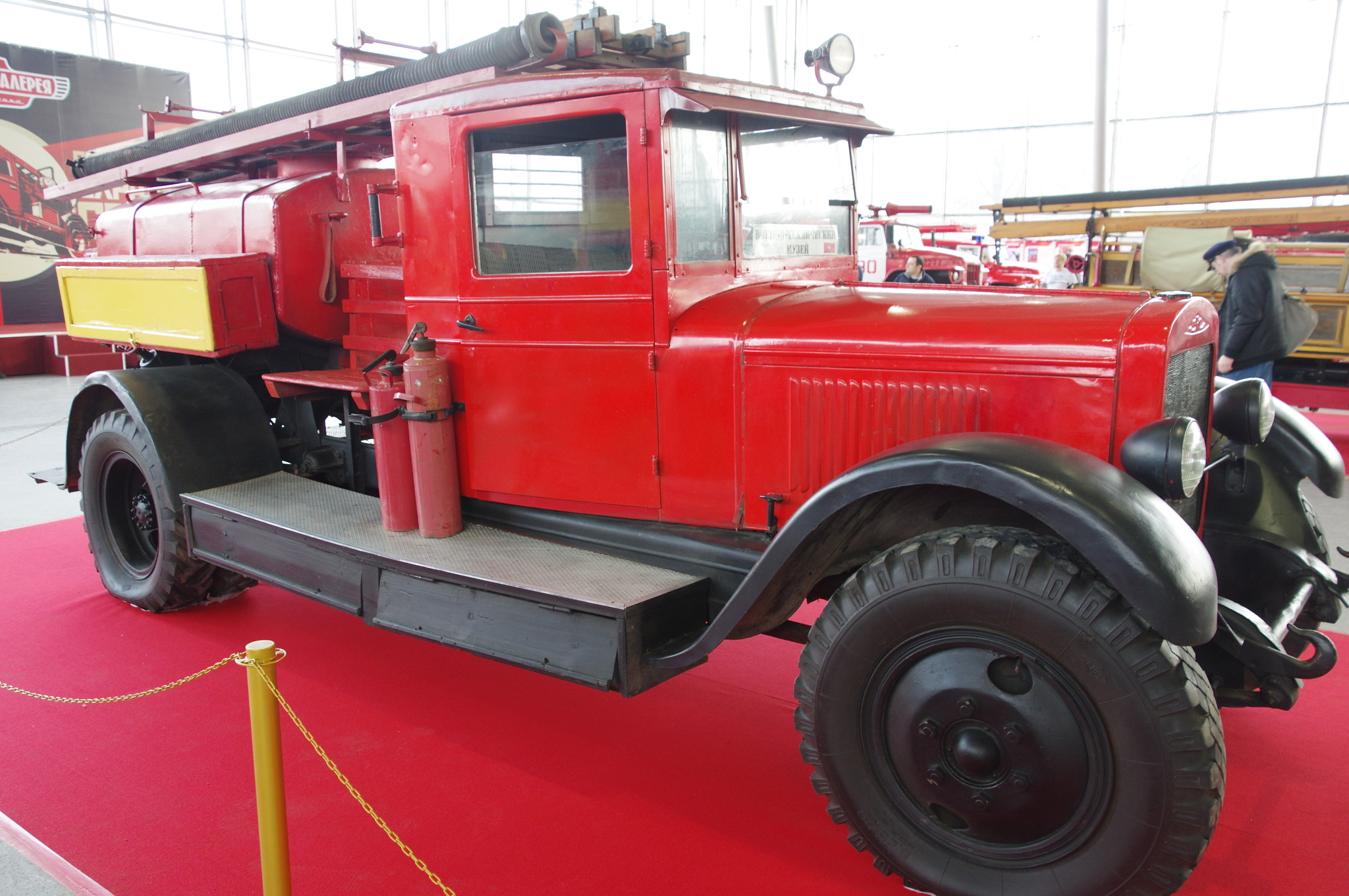 Первая советская пожарная автоцистерна ПМЗ-2 на шасси ЗИС-5. 1936 год