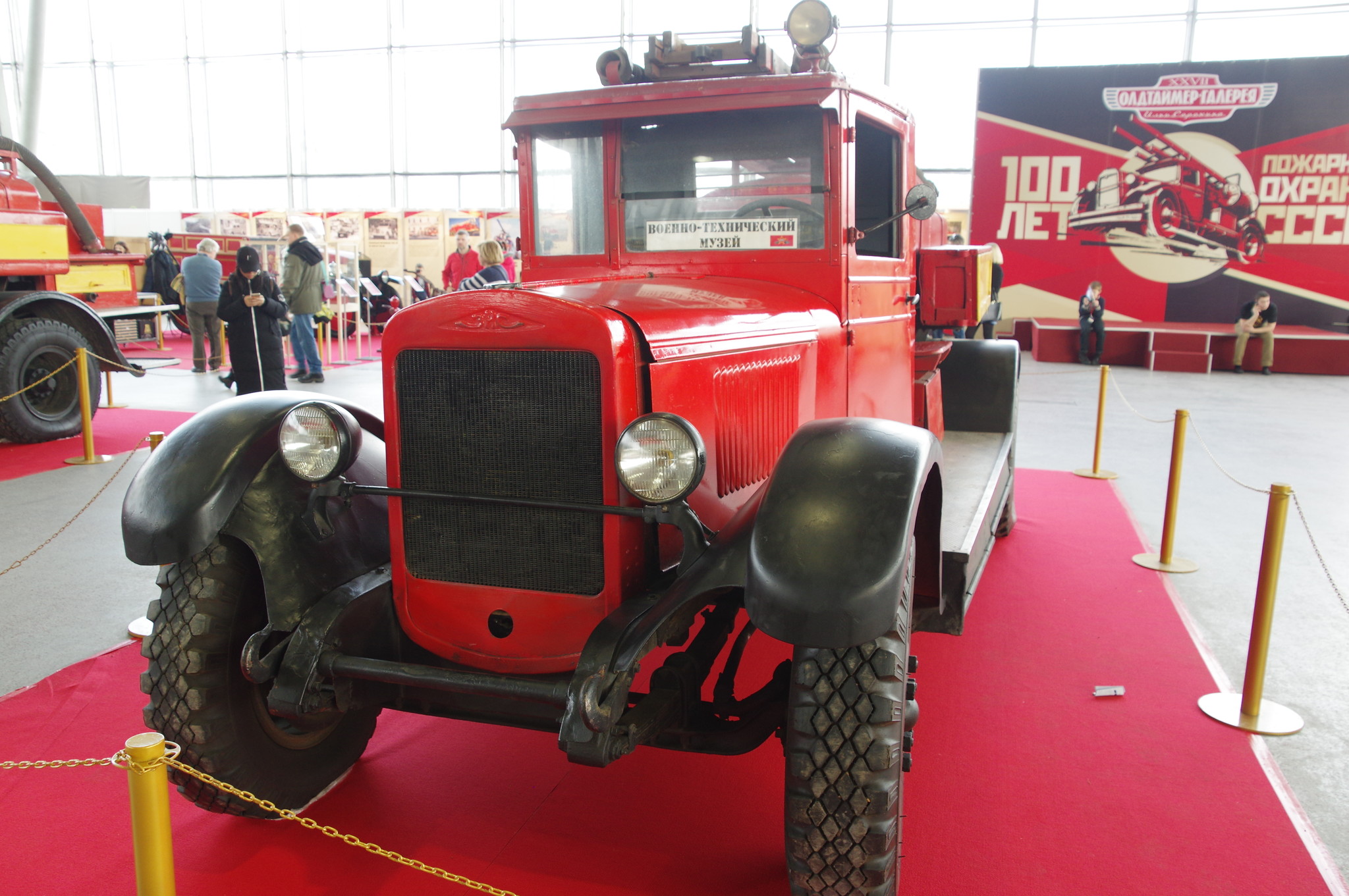 Первая советская пожарная автоцистерна ПМЗ-2 на шасси ЗИС-5. 1936 год
