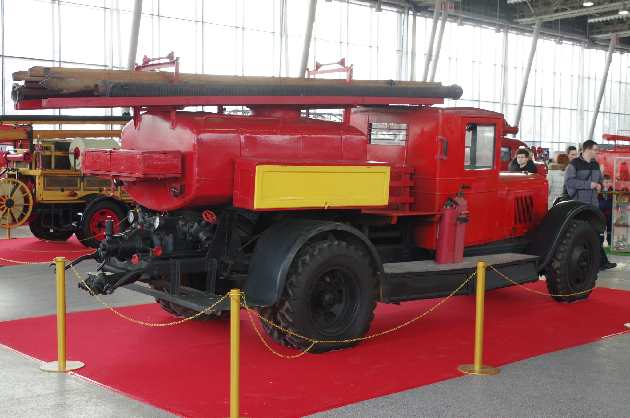 Пожарная автоцистерна ПМЗ-2 на шасси ЗИС-5. 1936 год