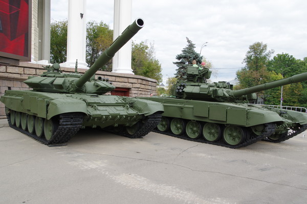 Основной боевой танк Т-72Б3 и основной боевой танк Т-90 («Владимир»)