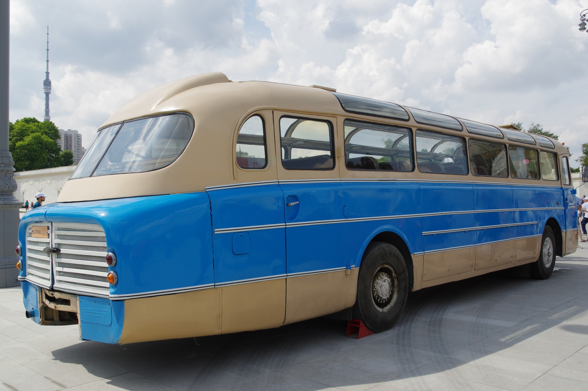 Междугородный автобус Ikarus 55