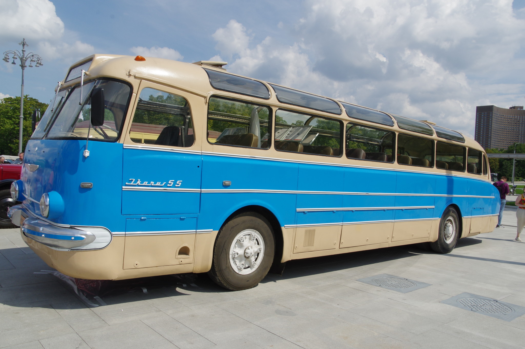 Междугородный автобус Ikarus 55