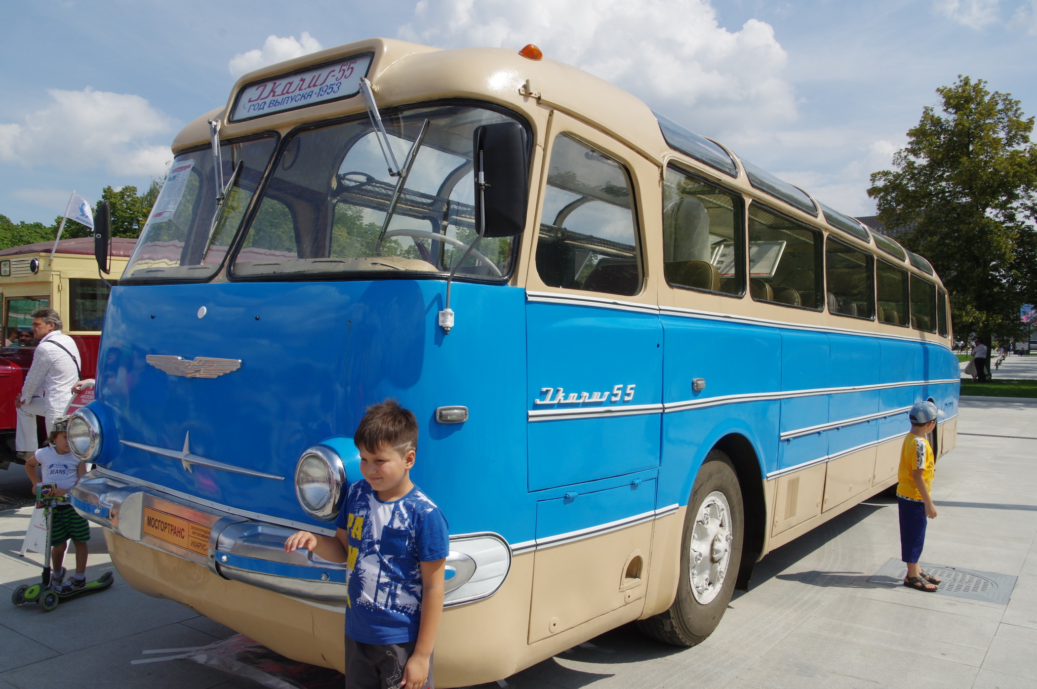 Междугородный автобус Ikarus 55