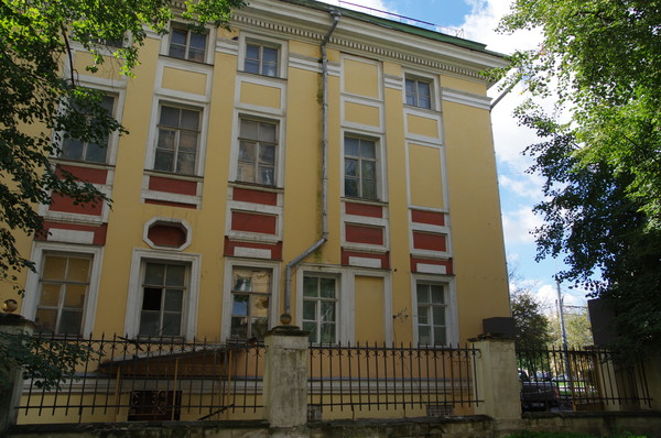 Шефский дом (Комсомольский проспект, дом 13)
