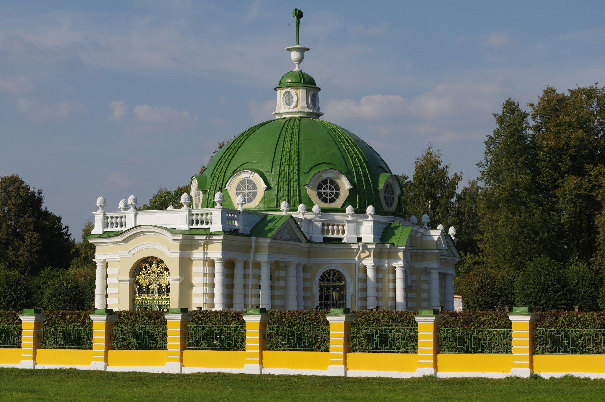Павильон «Грот» в Кусково