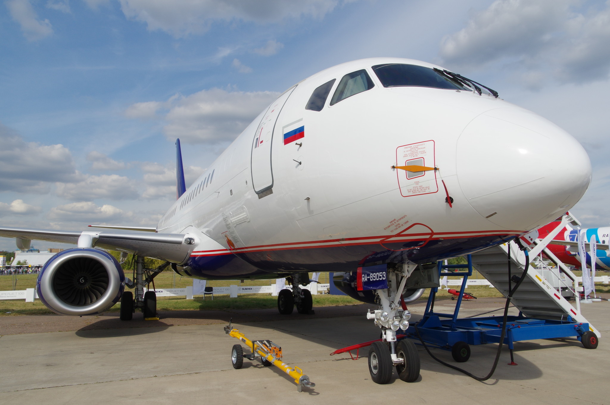 Ближнемагистральный пассажирский самолёт Sukhoi Superjet 100