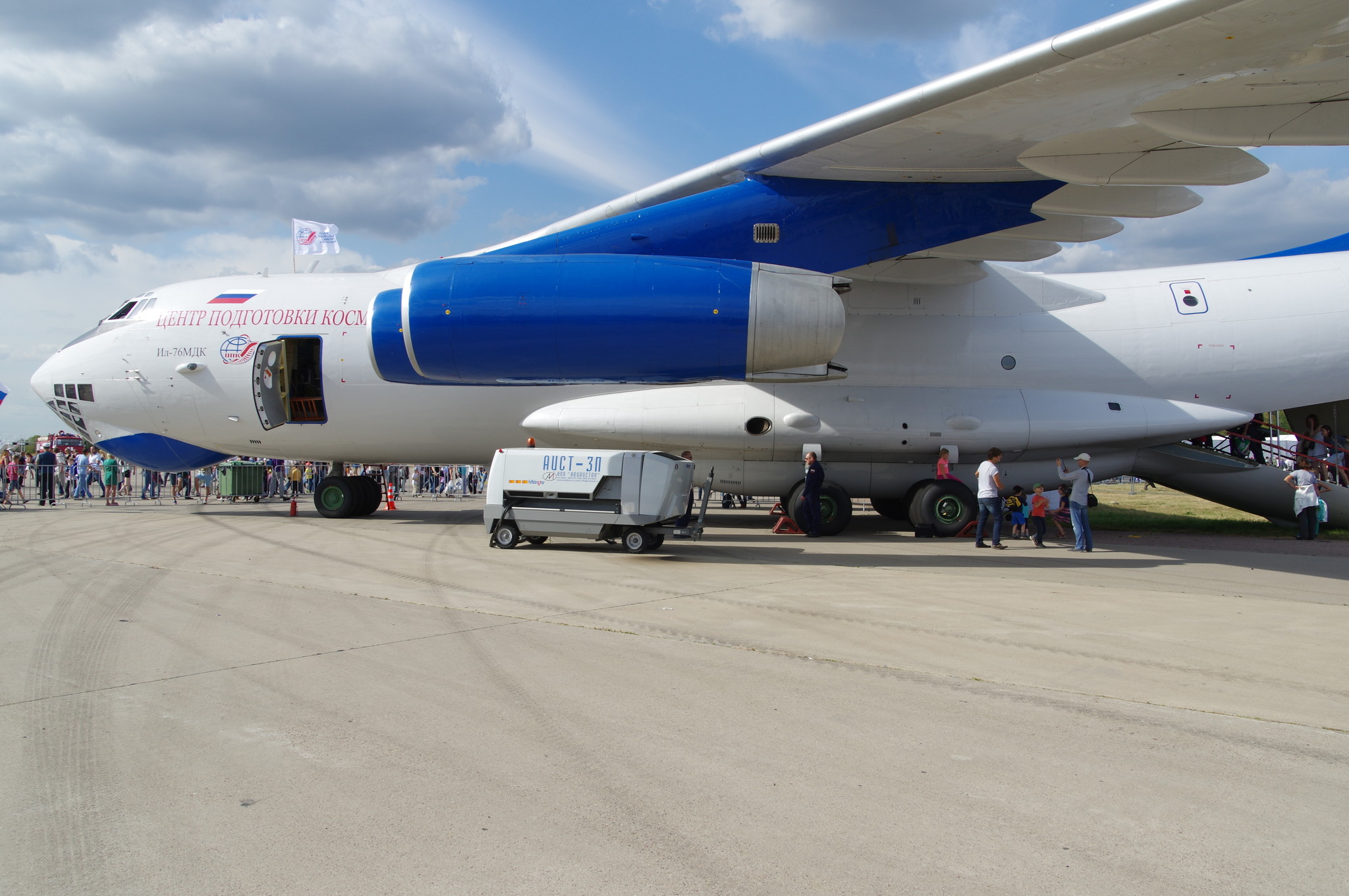 Самолёт Ил-76 МДК Центра подготовки космонавтов им. Ю.А. Гагарина