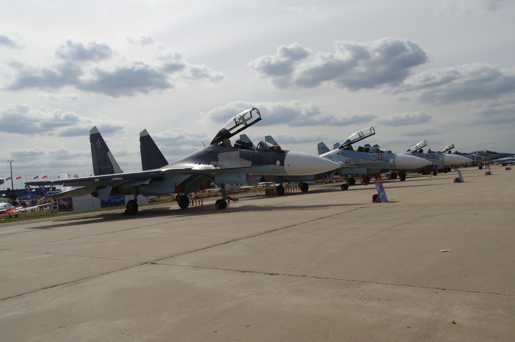 Многоцелевой истребитель Су-30СМ