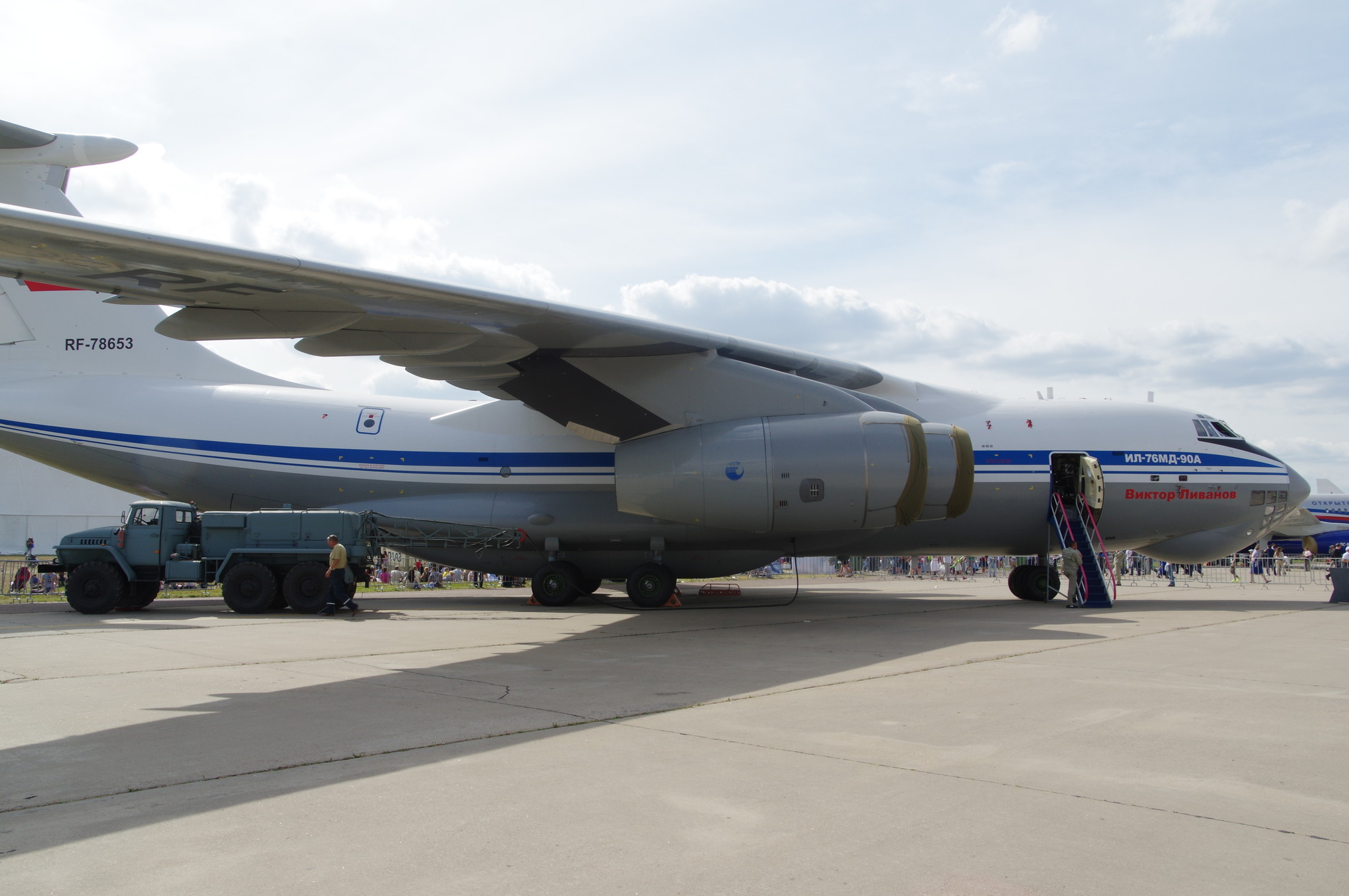 Самолёт Ил-76МД-90А «Виктор Ливанов»