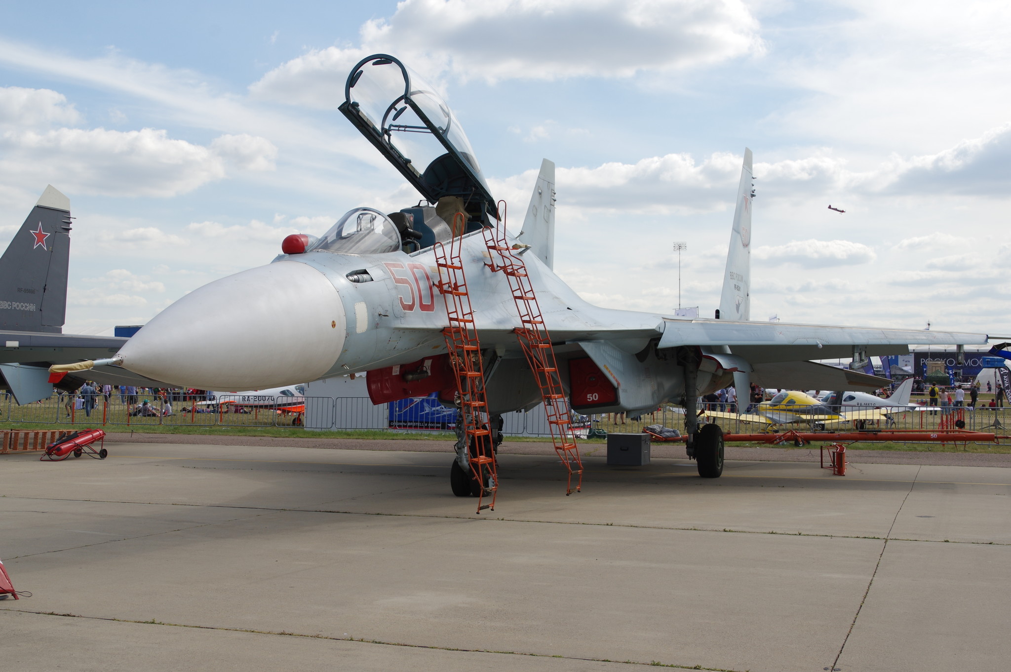 Истребитель Су-30М2