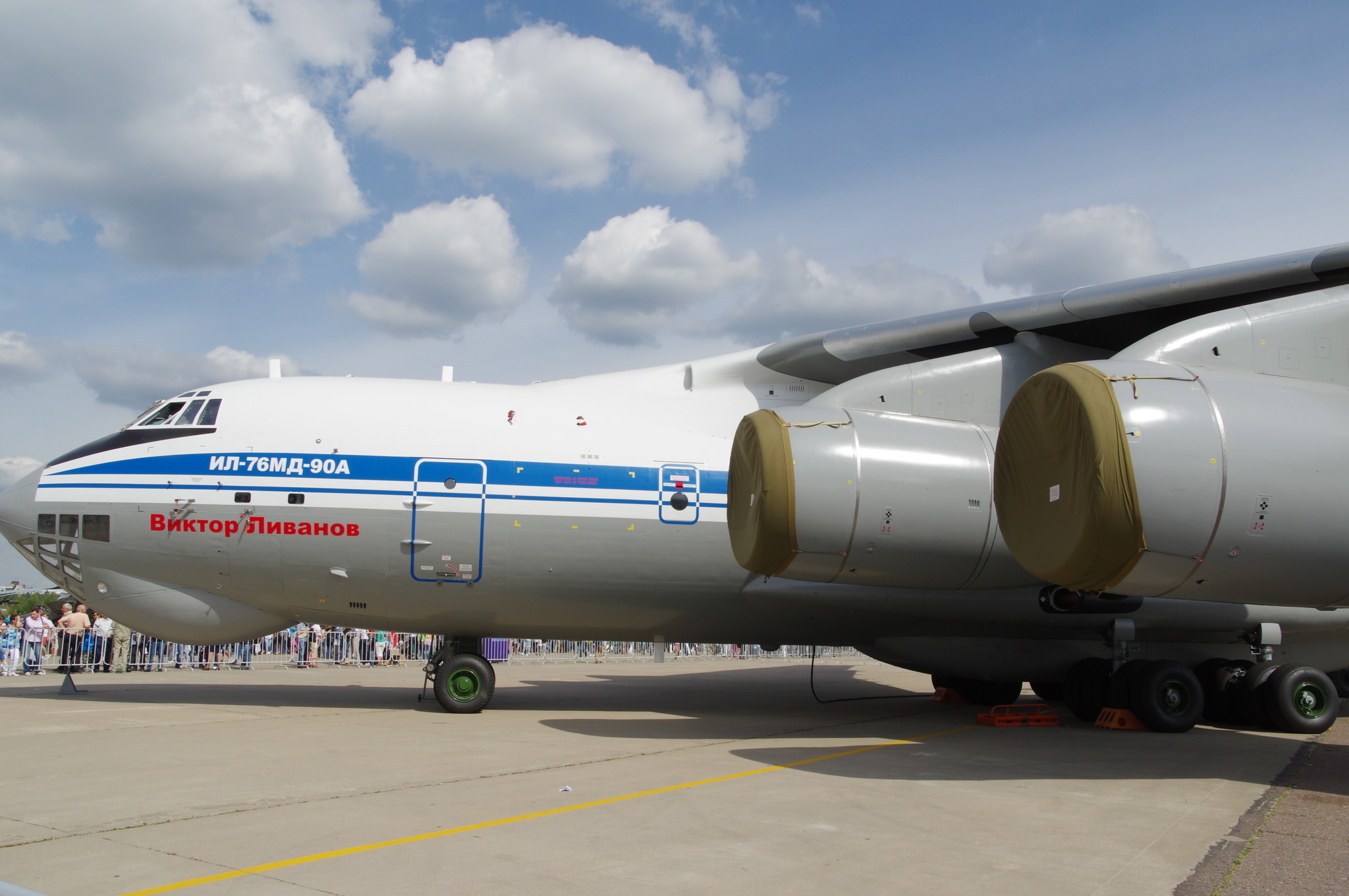 Самолёт Ил-76МД-90А «Виктор Ливанов»
