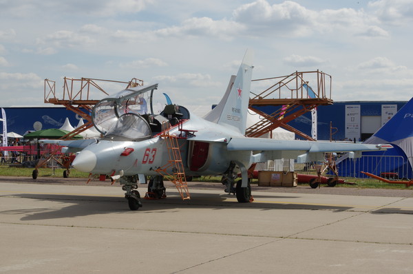 Учебно-боевой самолёт Як-130