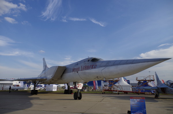 Ту-22М3 - дальний сверхзвуковой ракетоносец-бомбардировщик с изменяемой геометрией крыла