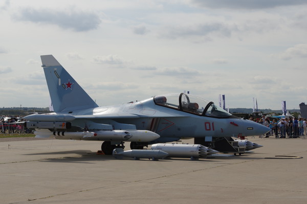 Учебно-боевой самолёт Як-130