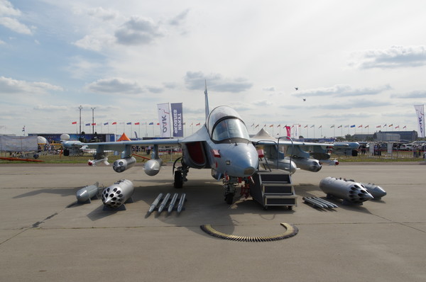 Учебно-боевой самолёт Як-130