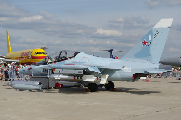 Учебно-боевой самолёт Як-130
