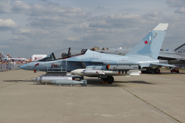 Учебно-боевой самолёт Як-130