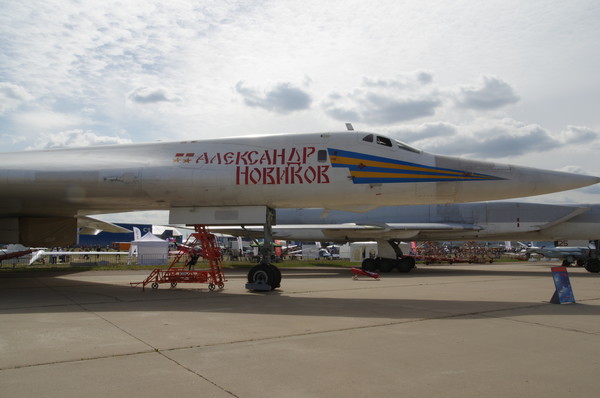Сверхзвуковой стратегический бомбардировщик-ракетоносец Ту-160 «Александр Новиков»