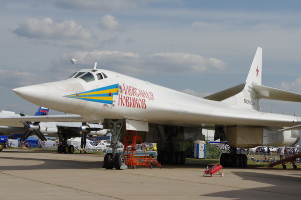 Сверхзвуковой стратегический бомбардировщик-ракетоносец Ту-160 «Александр Новиков»