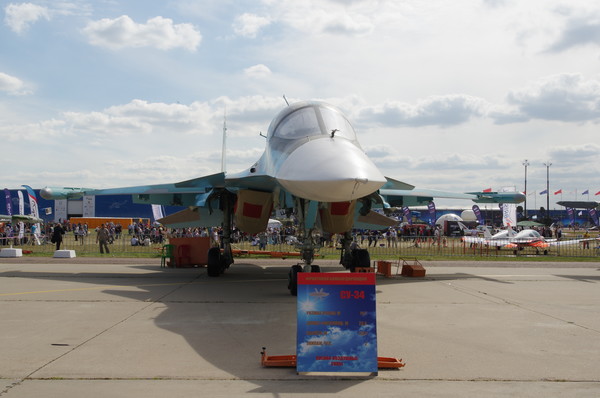 Фронтовой бомбардировщик Су-34