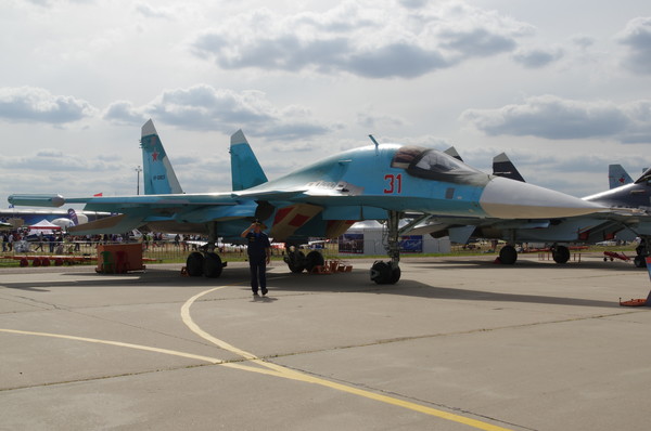 Фронтовой бомбардировщик Су-34
