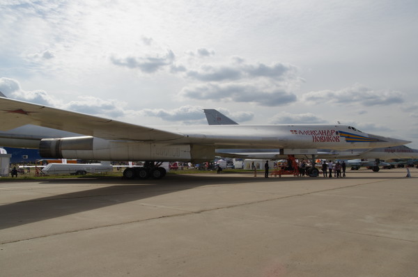 Сверхзвуковой стратегический бомбардировщик-ракетоносец Ту-160 «Александр Новиков»