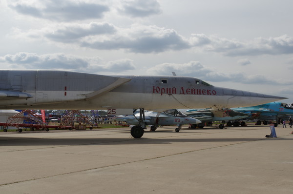 Ту-22М3 - дальний сверхзвуковой ракетоносец-бомбардировщик с изменяемой геометрией крыла