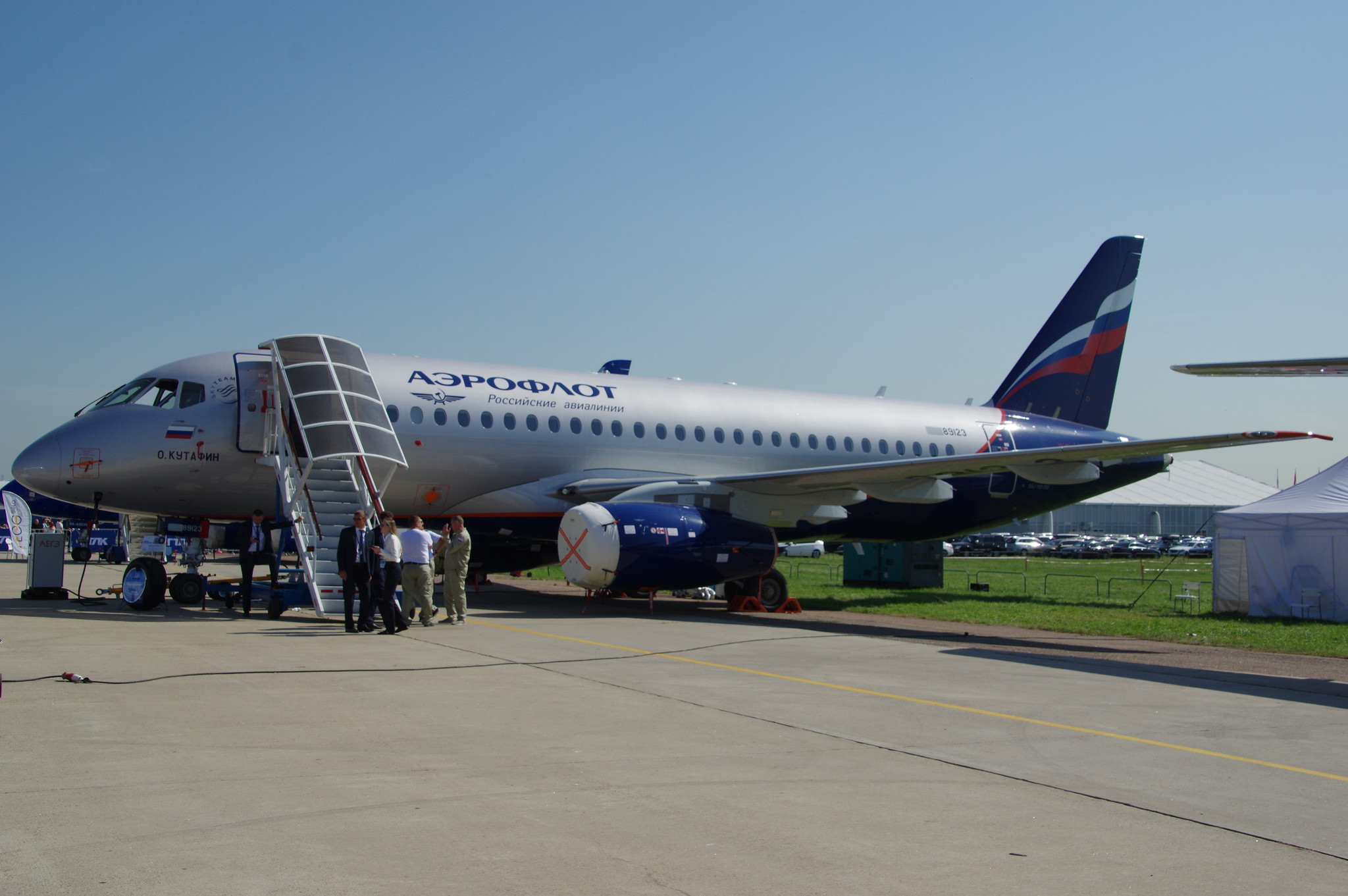 Ближнемагистральный узкофюзеляжный пассажирский самолёт Sukhoi Superjet 100