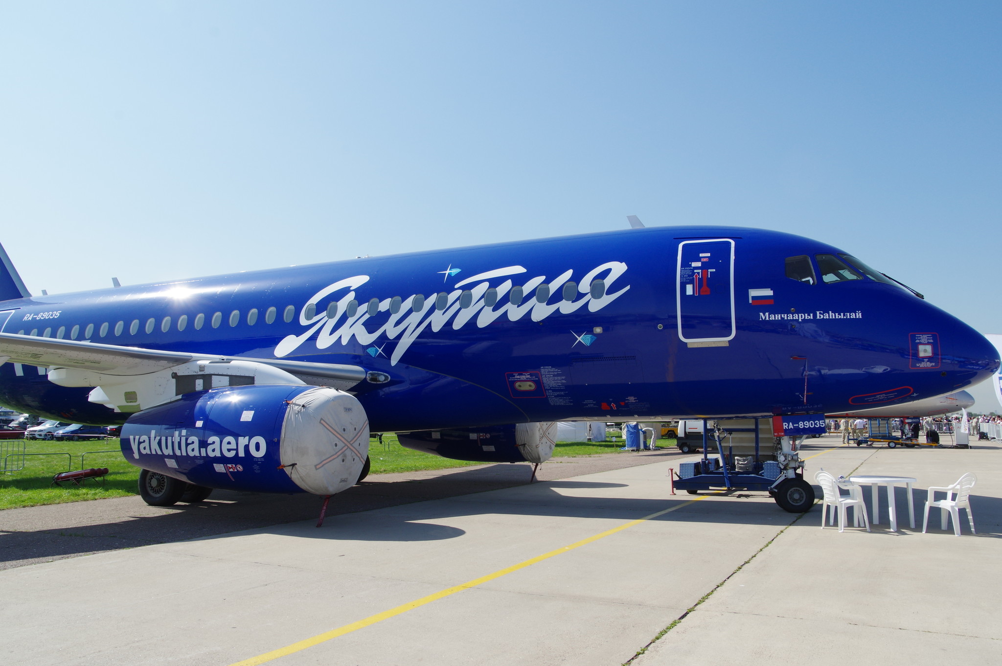 Ближнемагистральный узкофюзеляжный пассажирский самолёт Sukhoi Superjet 100