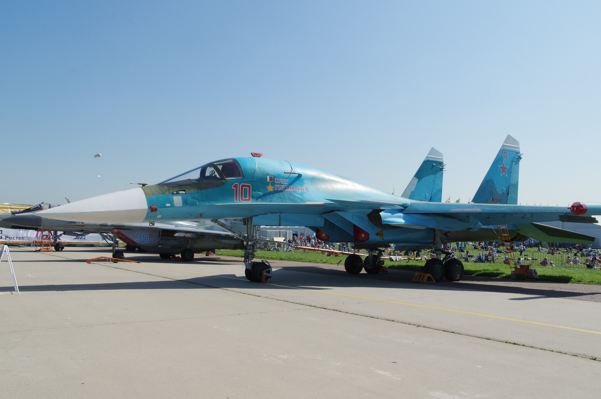 Многофункциональный сверхзвуковой истребитель-бомбардировщик Су-34
