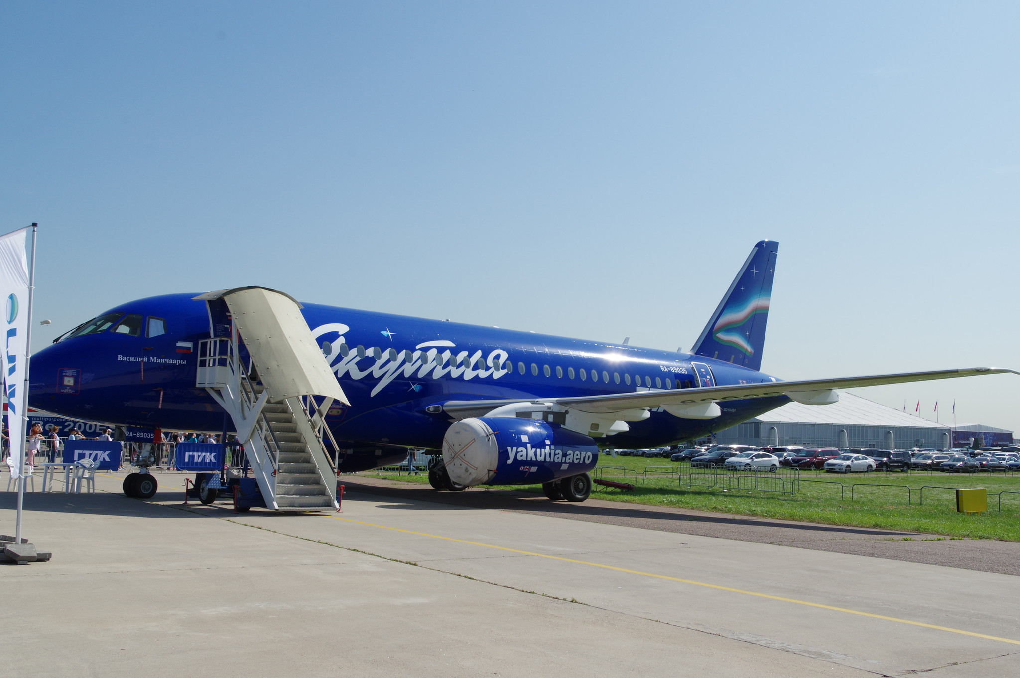 Ближнемагистральный узкофюзеляжный пассажирский самолёт Sukhoi Superjet 100
