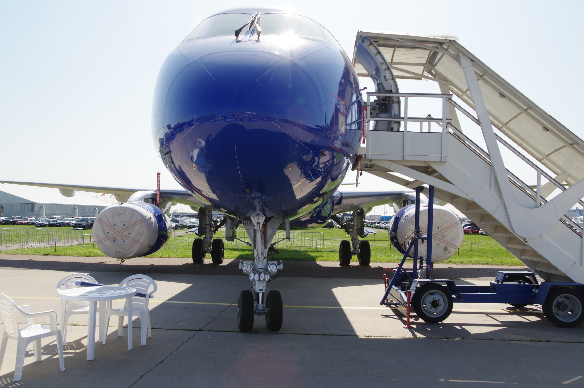 Ближнемагистральный узкофюзеляжный пассажирский самолёт Sukhoi Superjet 100