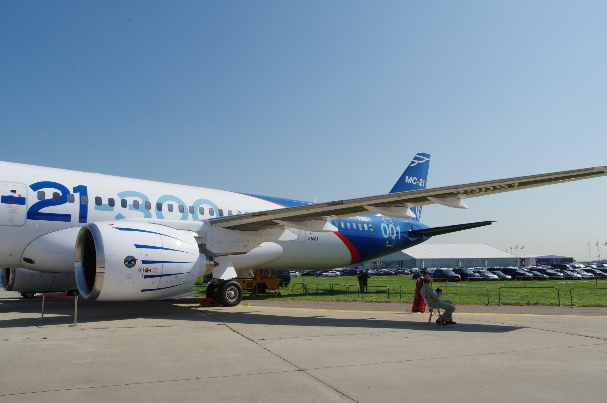 Среднемагистральный узкофюзеляжный пассажирский самолёт МС-21-300