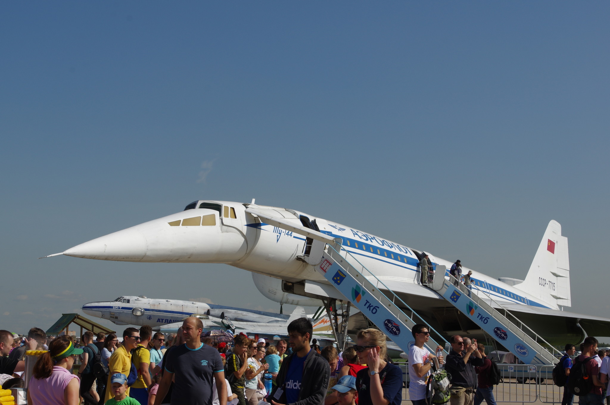 Сверхзвуковой пассажирский самолёт Ту-144