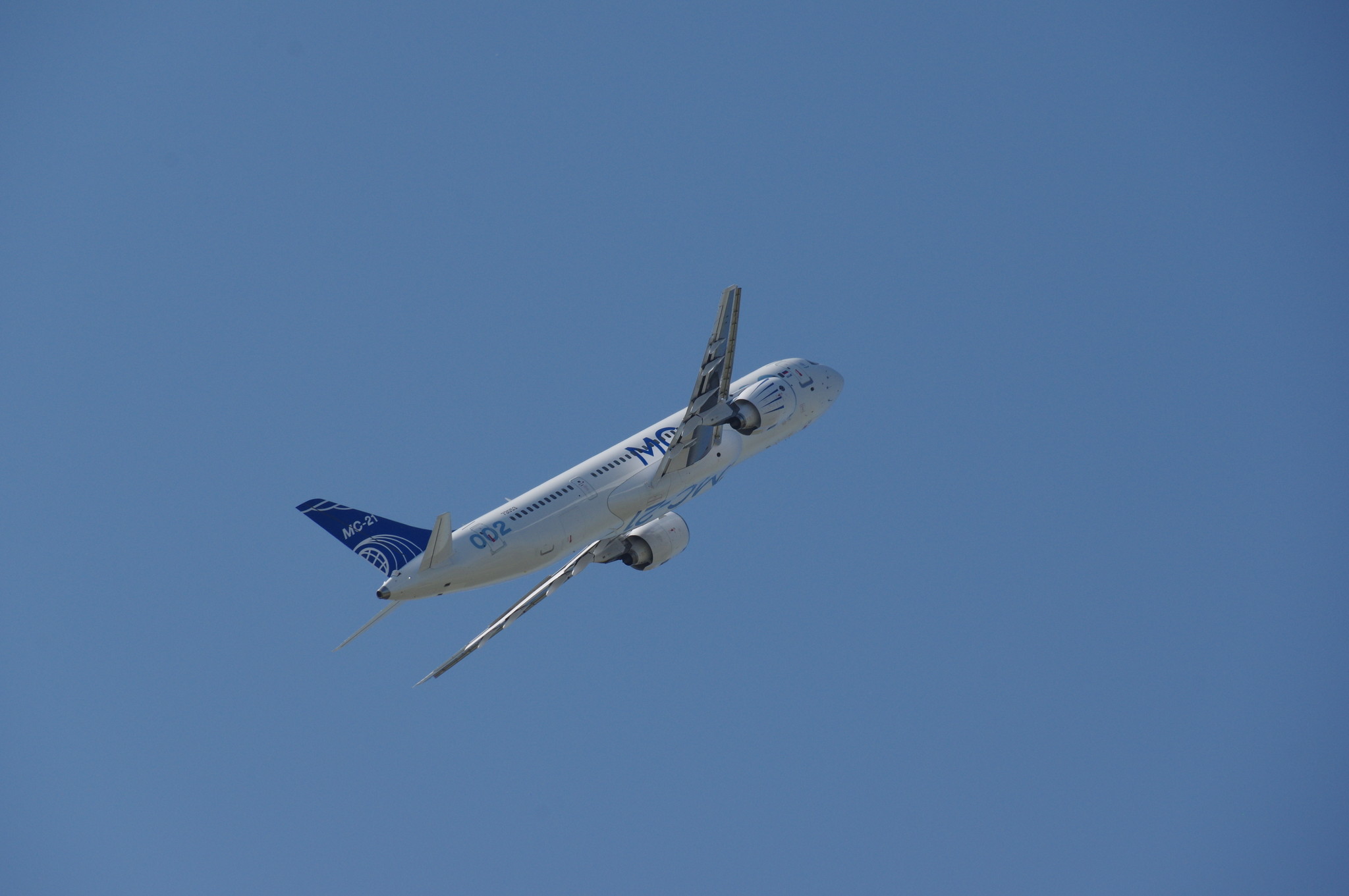 Среднемагистральный узкофюзеляжный пассажирский самолёт МС-21-300