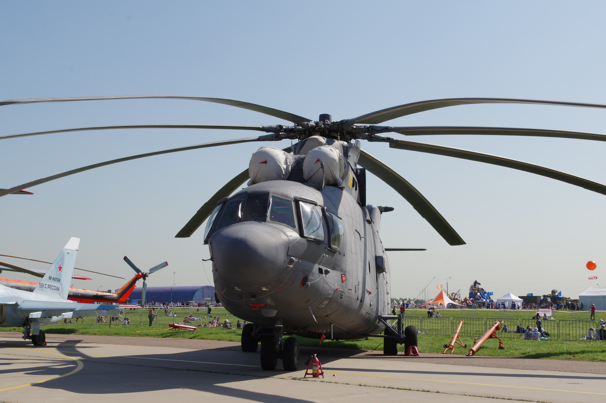 Многоцелевой транспортный вертолёт Ми-26