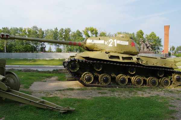 Тяжёлый танк ИС-2М. Ленино-Снегирёвский военно-исторический музей