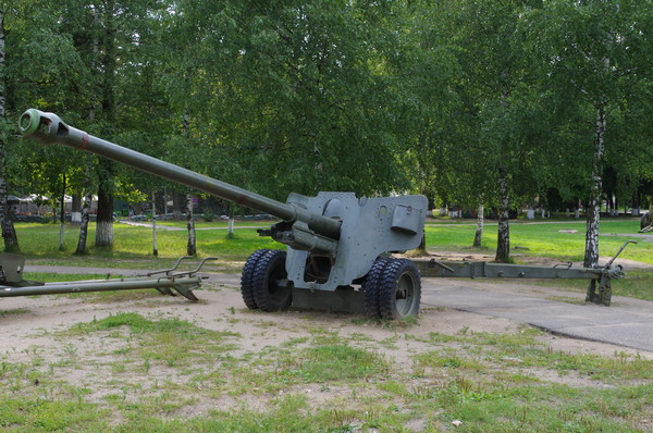 100-мм полевая пушка образца 1944 года (БС-3). Ленино-Снегиревский военно-исторический музей