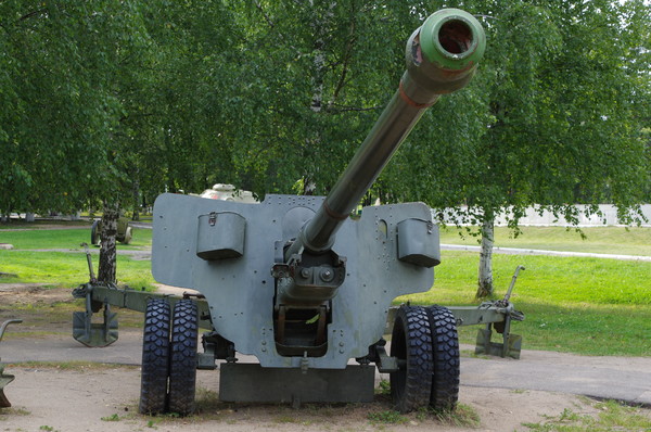 100-мм полевая пушка образца 1944 года (БС-3). Ленино-Снегиревский военно-исторический музей