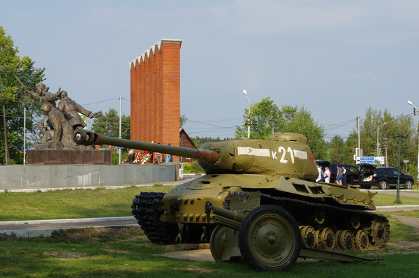 Тяжёлый танк ИС-2М в экспозиции Ленино-Снегирёвского военно-исторического музея