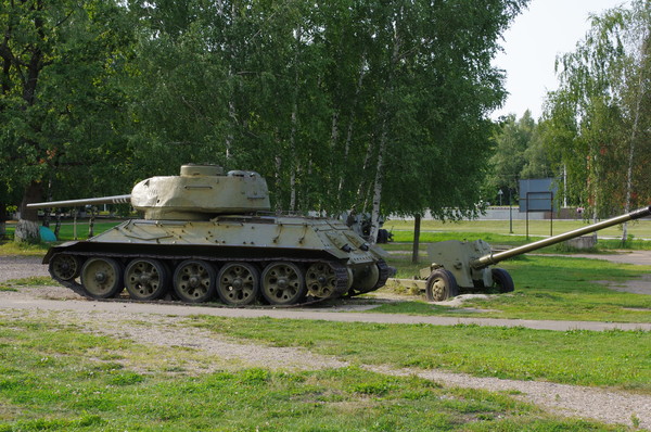 Средний танк Т-34-85 (Ленино-Снегирёвский военно-исторический музей)