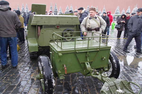 Лёгкий гусеничный бронированный артиллерийский тягач Т-20 «Комсомолец»